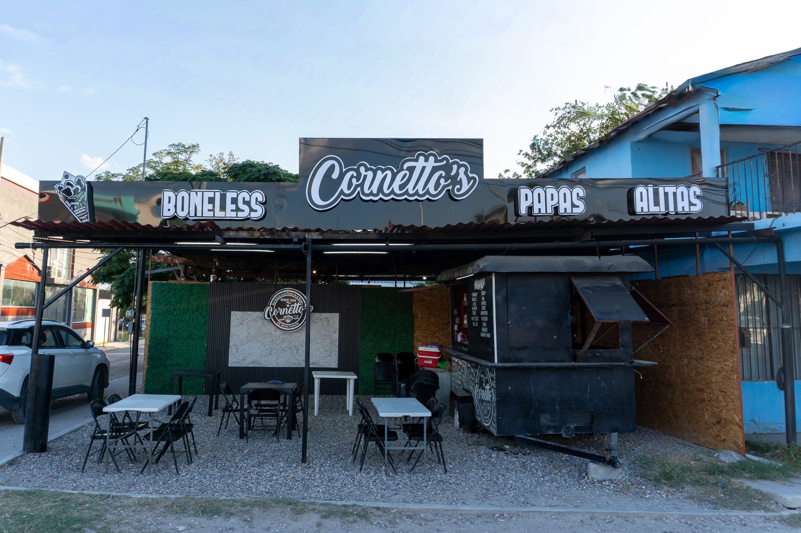 Letrero luminoso Corteno fabricado en Acuña